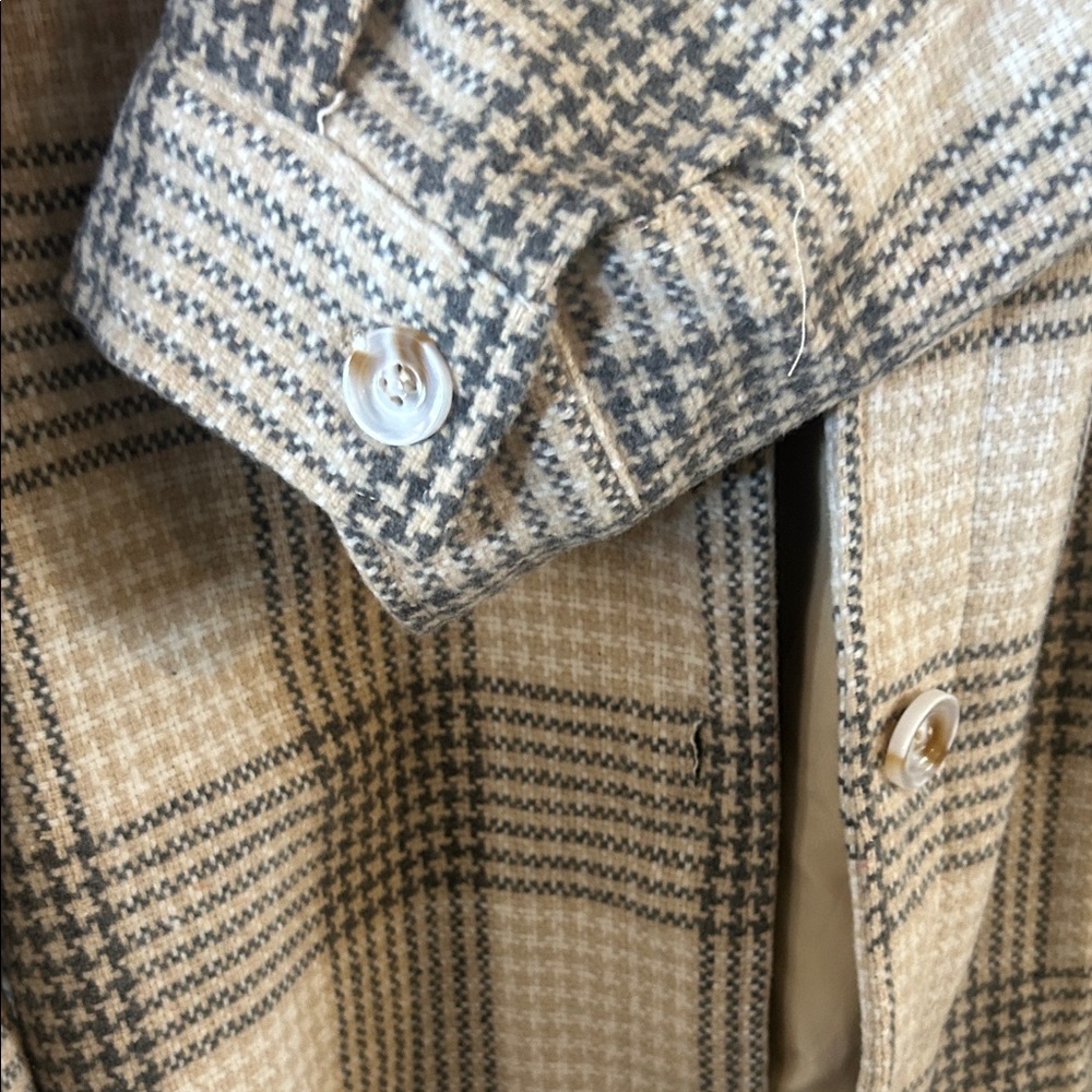 Ellison Neutral Plaid Button-Front Shacket in Bei… - image 4